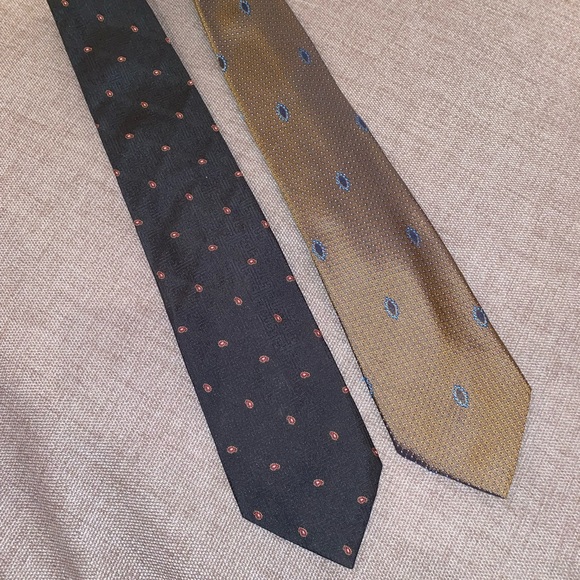 2 Hugo Boss ties - Picture 2 of 6